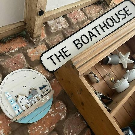 Stunning Quirky 2-Bed Cottage In New Brighton ولاسي المظهر الخارجي الصورة