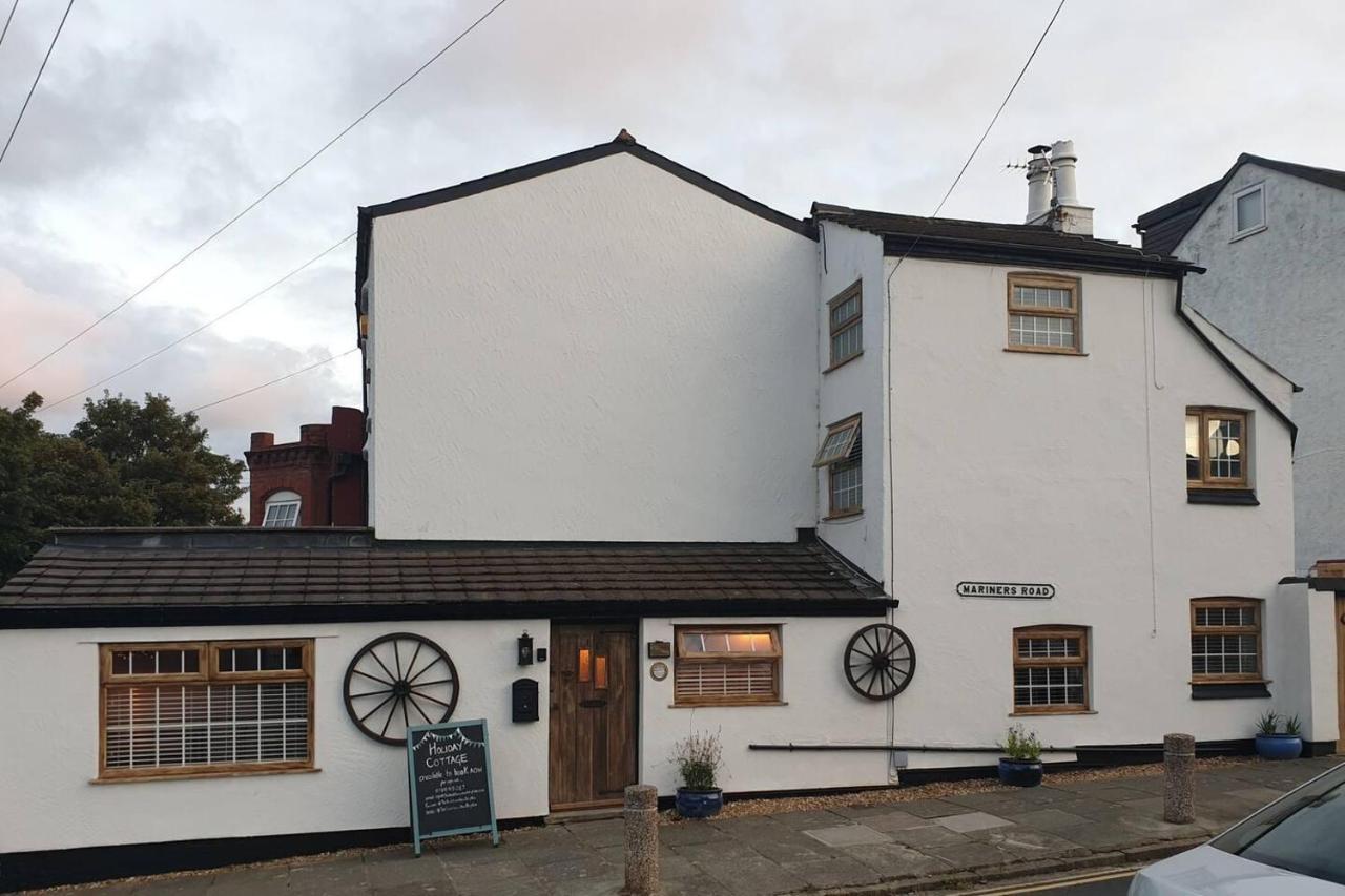 Stunning Quirky 2-Bed Cottage In New Brighton ولاسي المظهر الخارجي الصورة