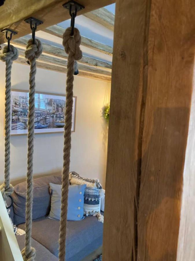 Stunning Quirky 2-Bed Cottage In New Brighton ولاسي المظهر الخارجي الصورة